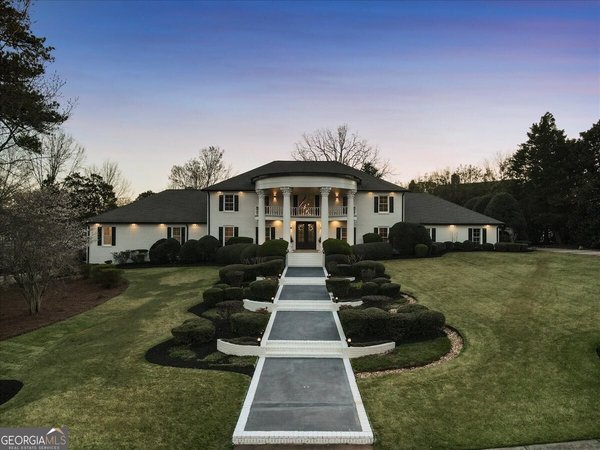 205 Slaton Circle Roswell