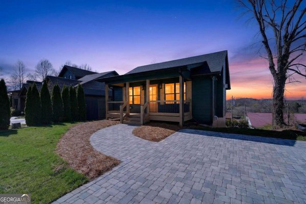 318 Second Street, Blue Ridge