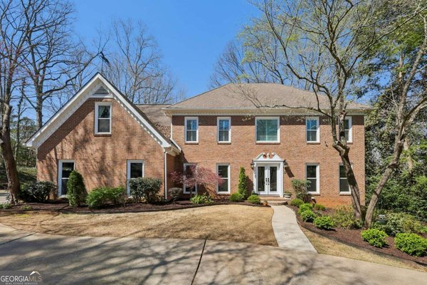 210 Willow Lake Cove Roswell