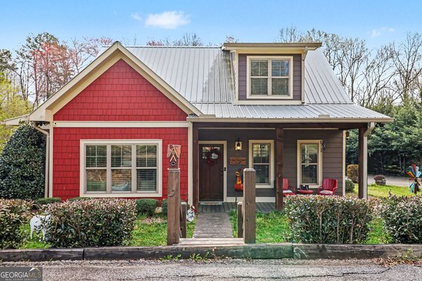 584 Ada Street, Blue Ridge