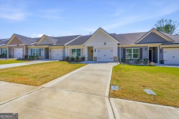 37 Silver Leaf Lane, Dawsonville