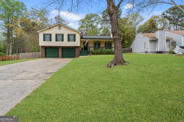 6741 Fairway Ridge Drive Douglasville - main photo