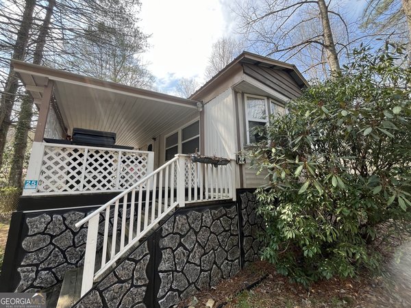 22 Leisure Woods Circle Hiawassee