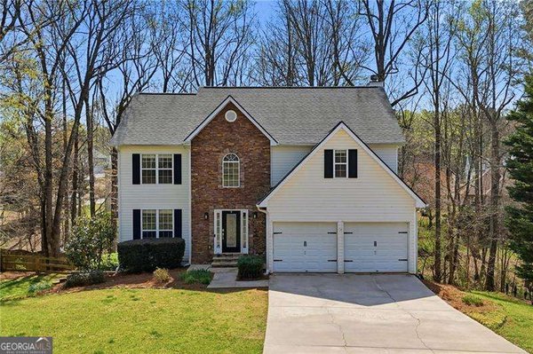 6705 Glen Drive Cumming - main photo