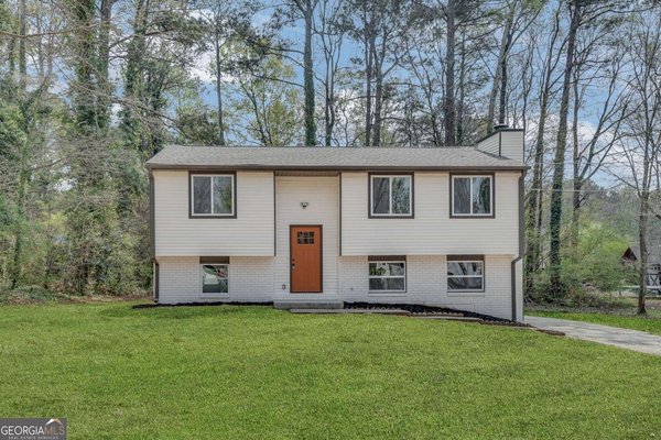 3394 Dearwood Drive, Lilburn