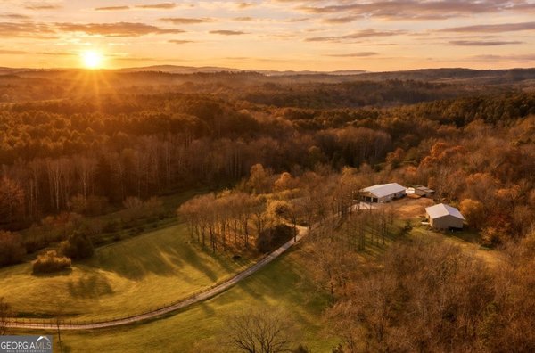 7686 Highway 136, Talking Rock