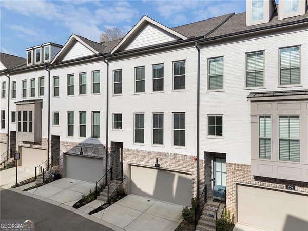 207 Mitchell Lane, Woodstock