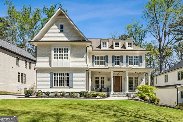 2671 Winding Lane, Brookhaven