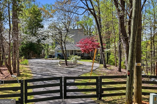 181 Woodland Circle, Dawsonville