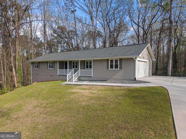 2332 Shire Court Austell