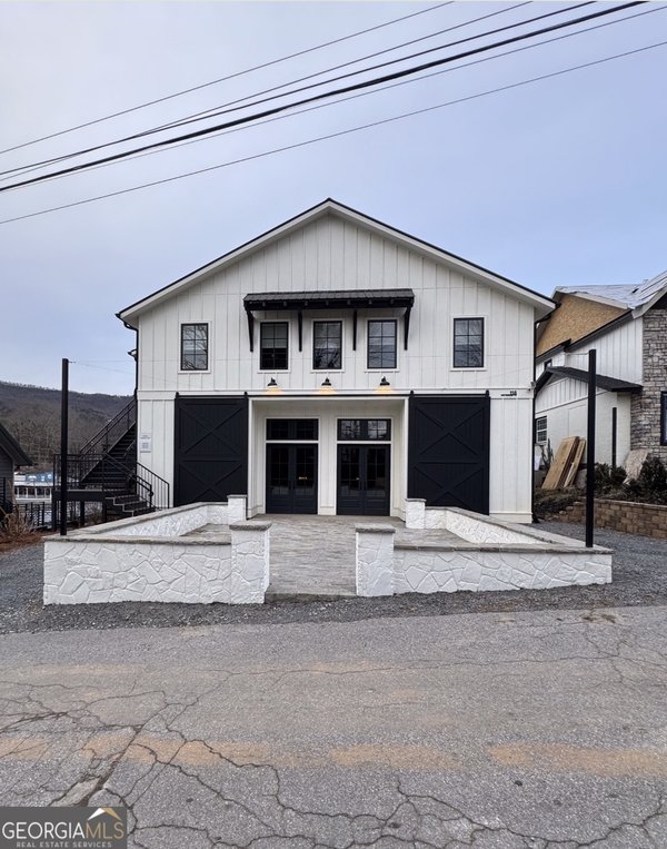 118 Oak Crescent Circle, Clayton