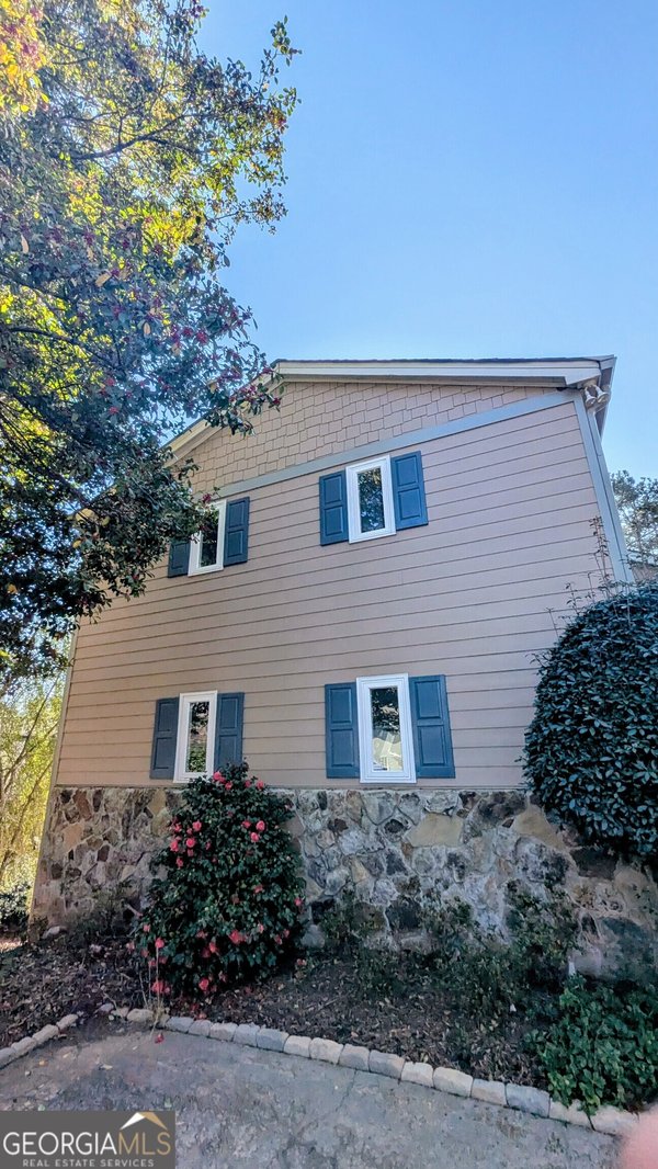 145 Kinross Court Roswell