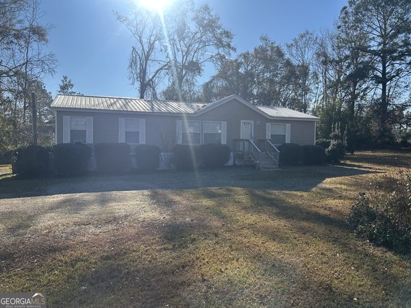 437 Burkhalter Circle, Claxton