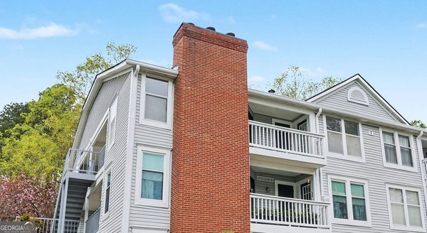 1325 Keys Lake Drive, Brookhaven