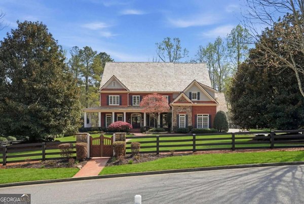 800 Owens Lake Road, Milton