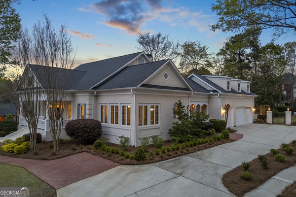 5727 Mountain Oak Drive, Braselton