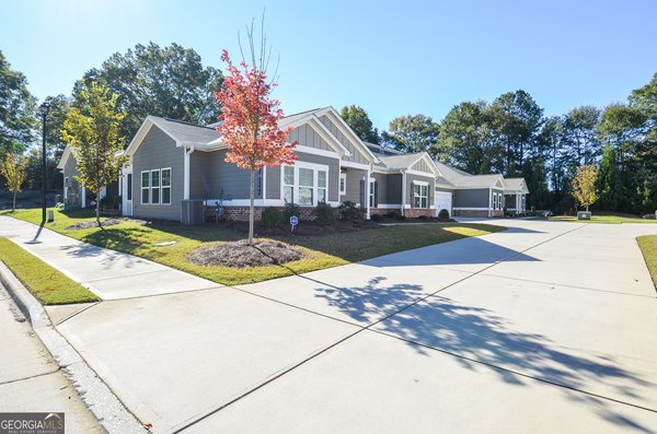 2562 Rathburn Circle, Loganville