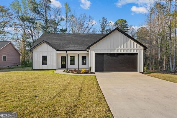 149 Woodridge Circle, Lagrange