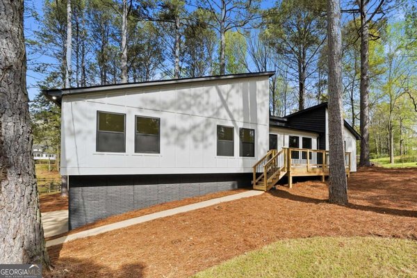 324 Hill Crest Circle, Woodstock