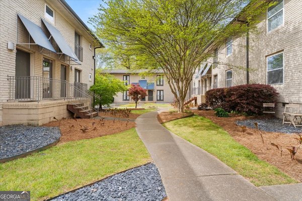 2023 Oakview Road At
