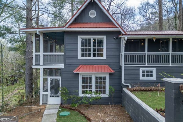 416 Electric Avenue, Clayton