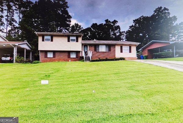 6052 Pinecreek Road Forest Park