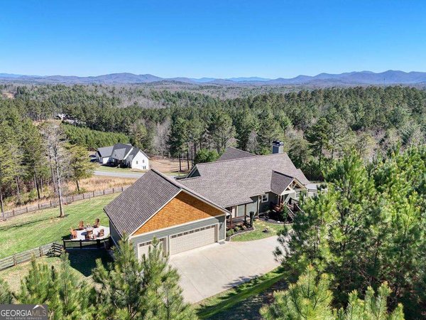 1309 Ridge Pointe Way Blairsville