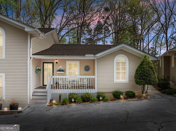 551 Lake Place Drive Lavonia