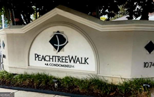 1074 Peachtree Walk, Atlanta