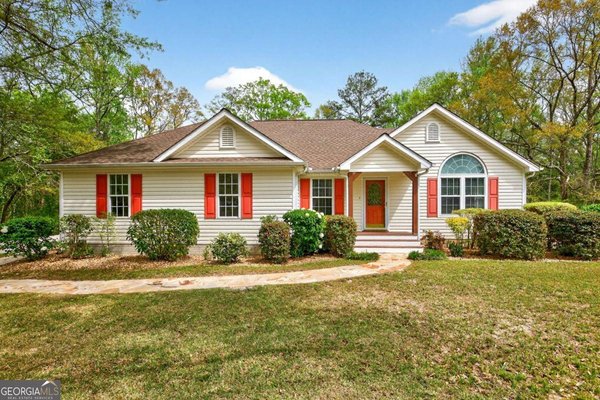 185 Lowell Drive Sharpsburg