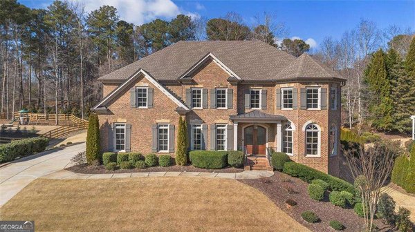 208 Windsor Green Court, Canton