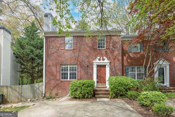 635 Anderson Walk Marietta