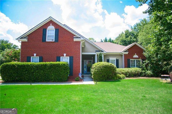 1403 Belfaire Trace Dacula