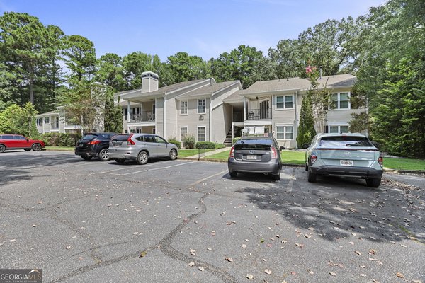 818 Ridgefield Drive, Peachtree City