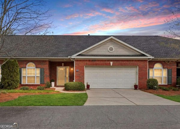 563 Sawnee Corners Drive, Cumming