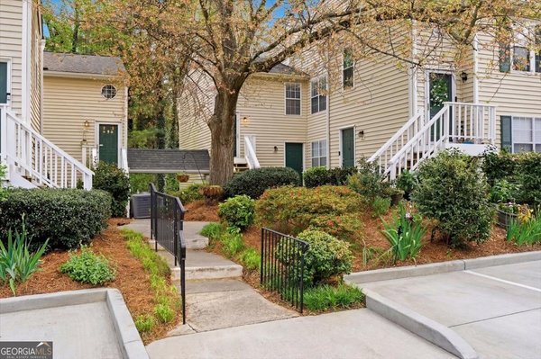 307 Glenleaf Drive, Peachtree Corners