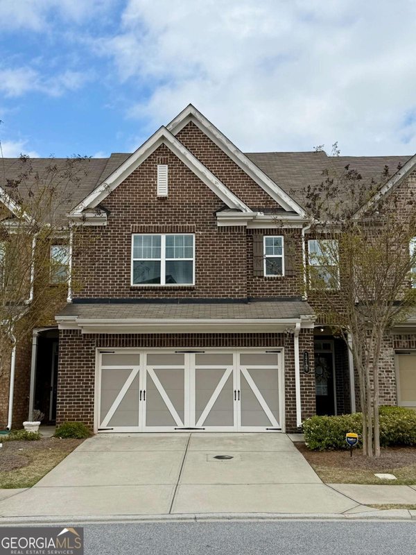 1216 Foxcroft Lane Cumming - main photo