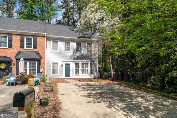 599 Saint James Walk Marietta