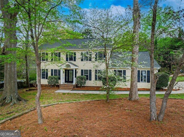 945 Riverbend Drive, Lilburn