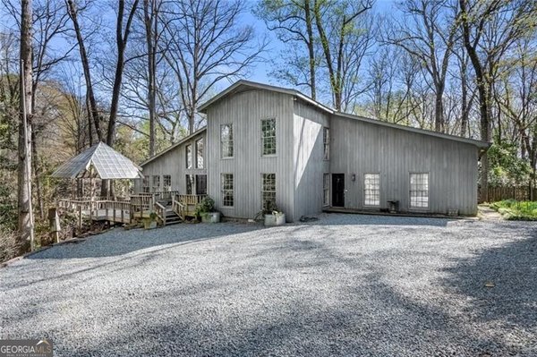 3391 Ridgewood Road Atlanta