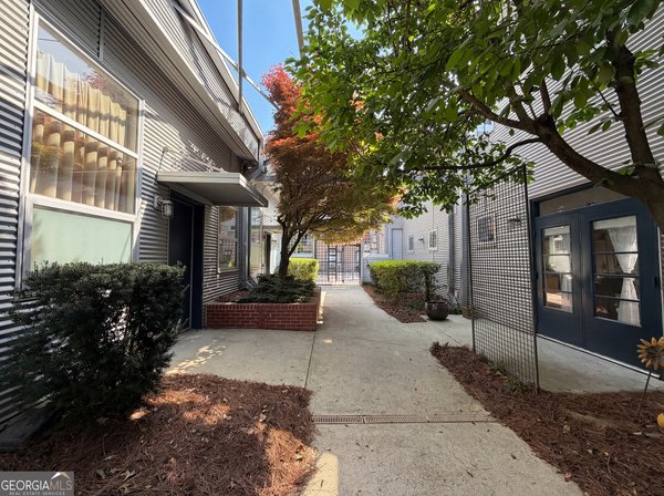 400 Village Parkway, Atlanta