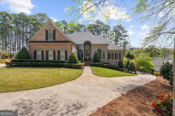 1800 Highgrove Club Drive Alpharetta