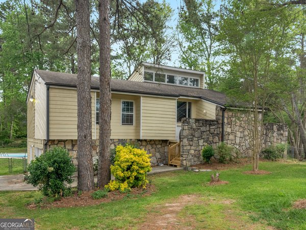 915 Strawberry Court, Ellenwood