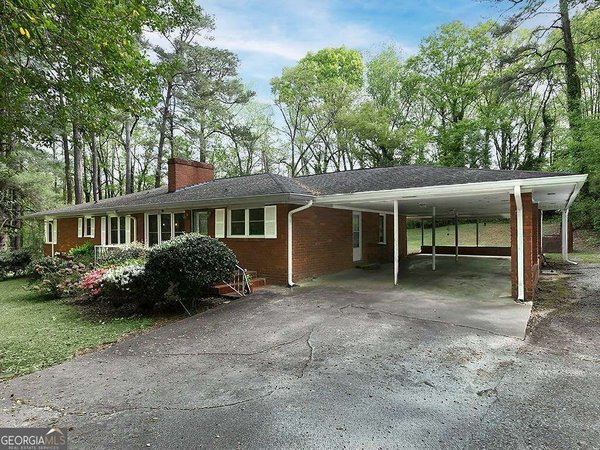 6325 Dodgen Road, Mableton