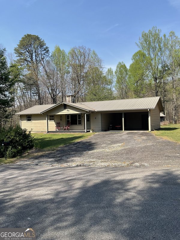 445 Glade Road, Clayton