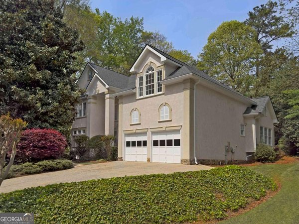 4630 Clary Lakes Drive Roswell