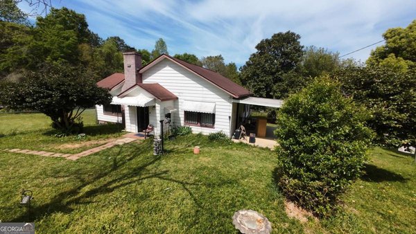 2724 Herbert Smart Airport Road, Macon