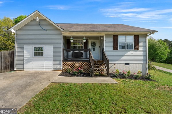 352 Buck Boulevard, Calhoun