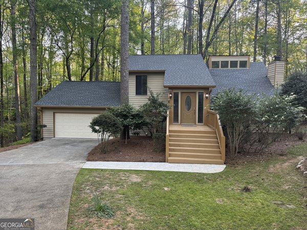 680 Branch Valley Court, Roswell