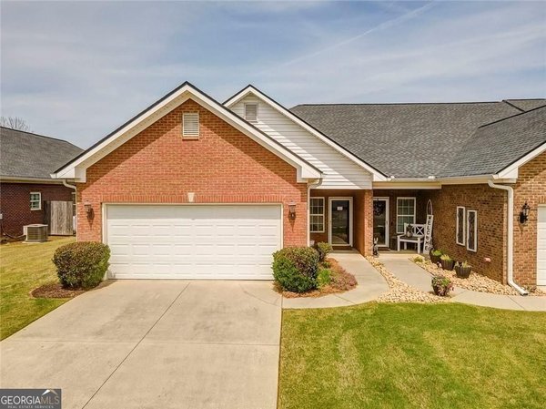 606 Blackwood Terrace, Calhoun